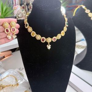 Elegant Gold and Pink Necklace Set